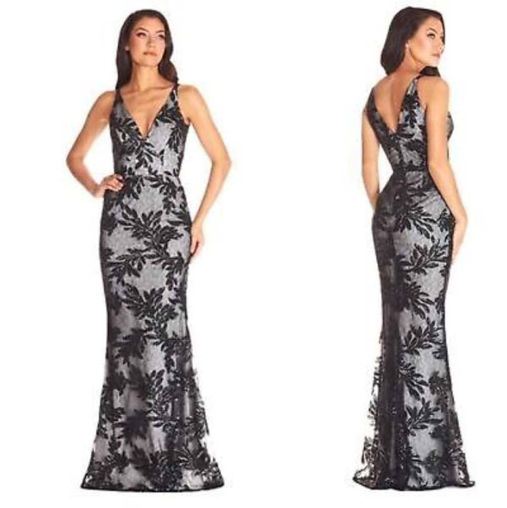 NWOT Stunning and flattering Dress the Population Sharon Lace Gown